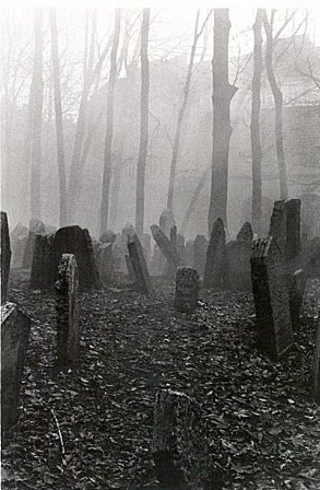 PHOTO-VIEUX-CIMETIERE-JUIF-JOSEFOV-PRAGUE.jpg