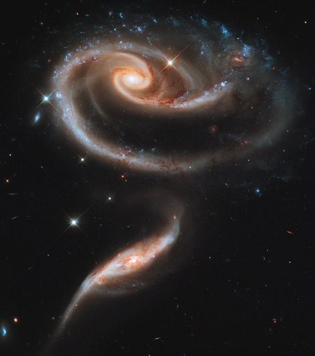 La collision de galaxies Arp 123 photographiée par Hubble (Crédits: NASA, ESA, and the Hubble Heritage Team (STScI/AURA)